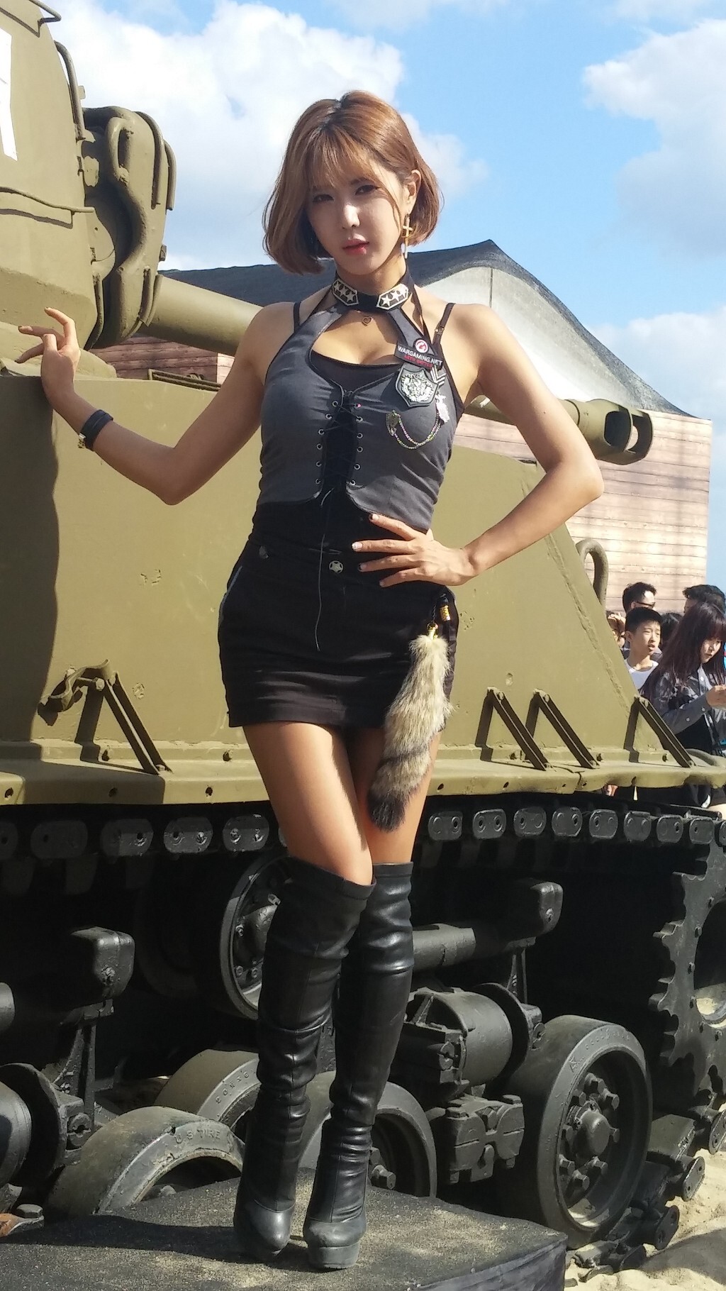 韩国顶级Showgirl许允美 釜山坦克世界 1